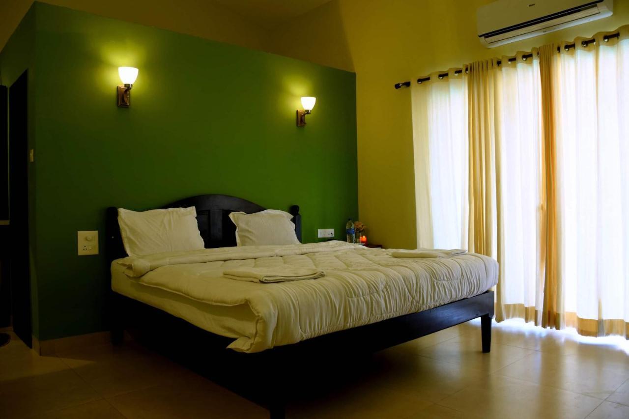 Vagator Retreat Resort With Swimming Pool Экстерьер фото